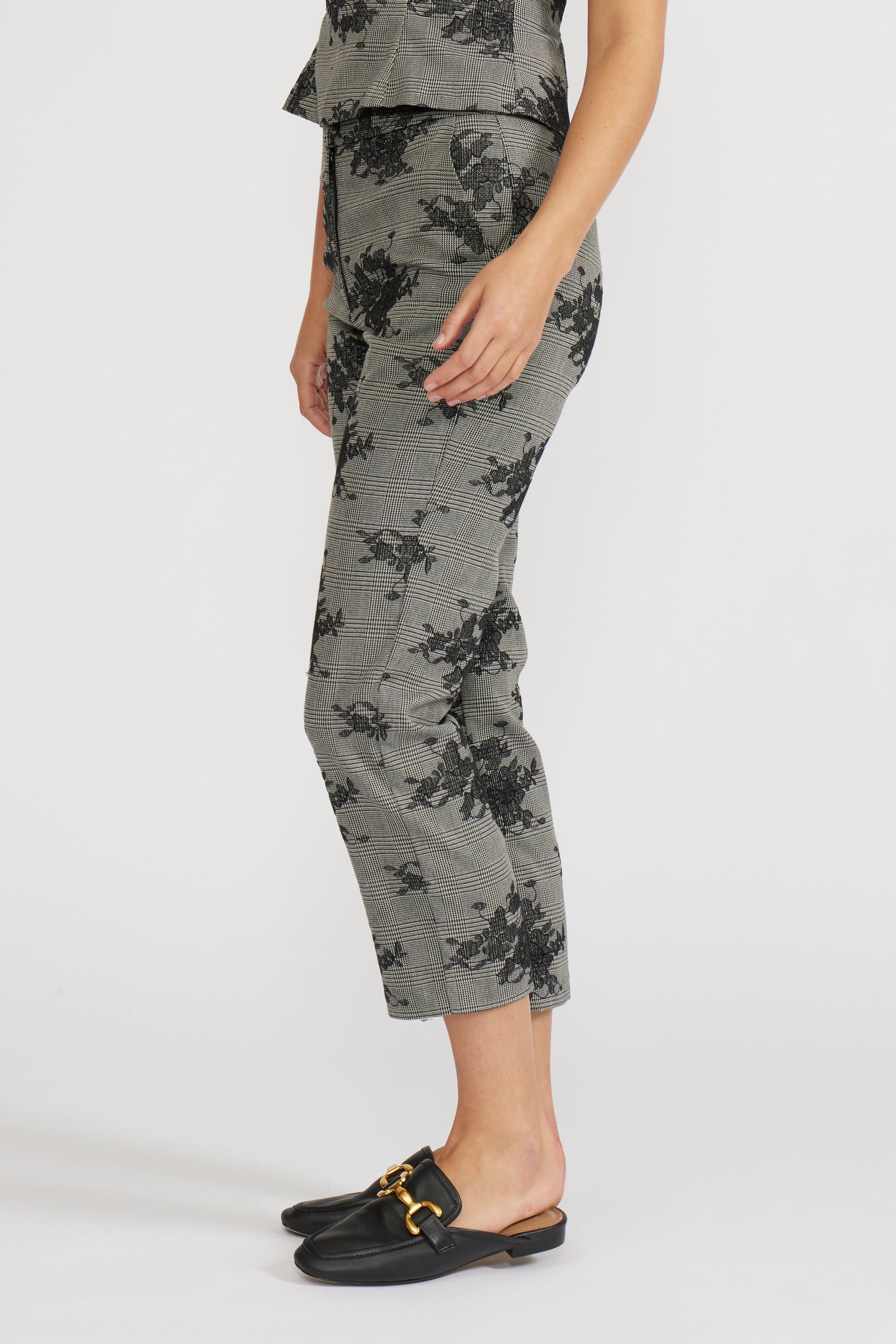 Maria Embroidered Pant - Grey