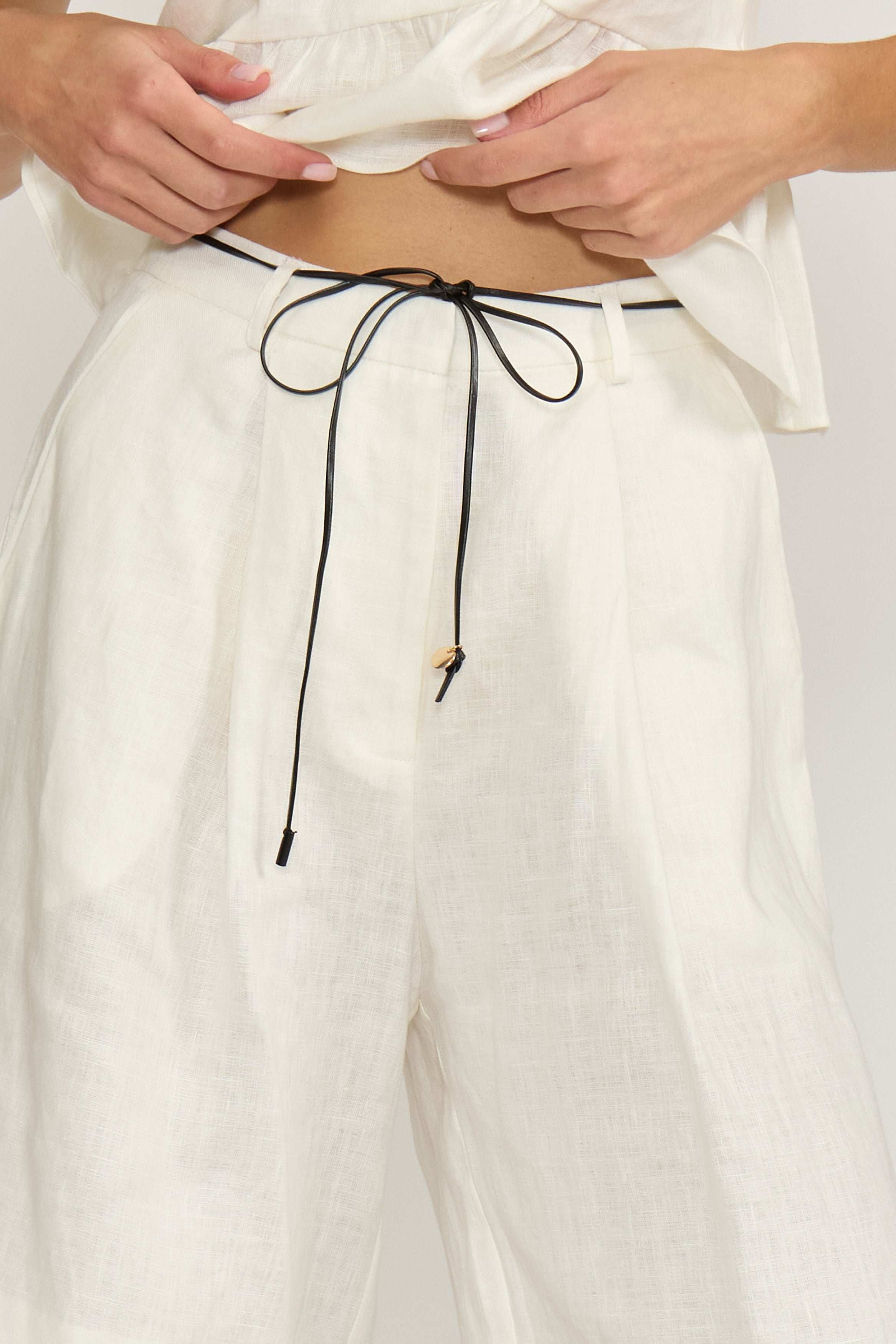 Lottie Relaxed Shorts - White Black